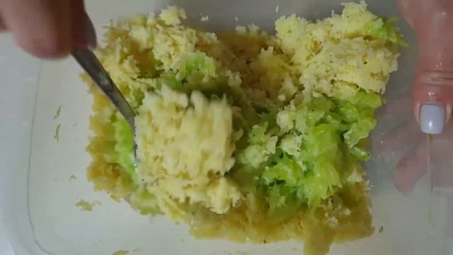 котлетки из кабачка и картофеля...