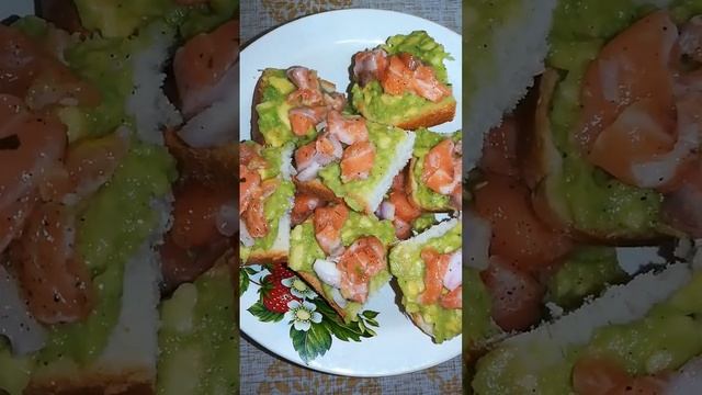 ТАРТАР ИЗ ЛОСОСЯ И АВОКАДО /БЫСТРО И ВКУСНО