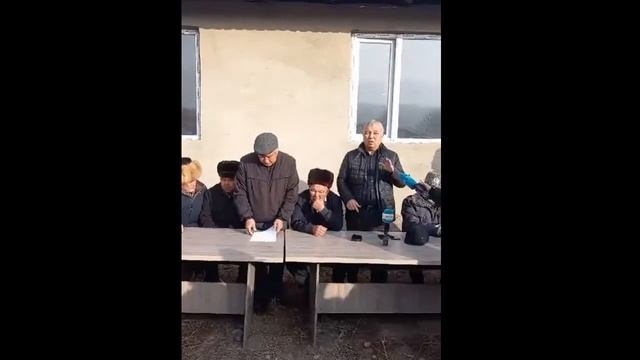 Жители Сокулука дали 24 часа семье насильника покинуть село.