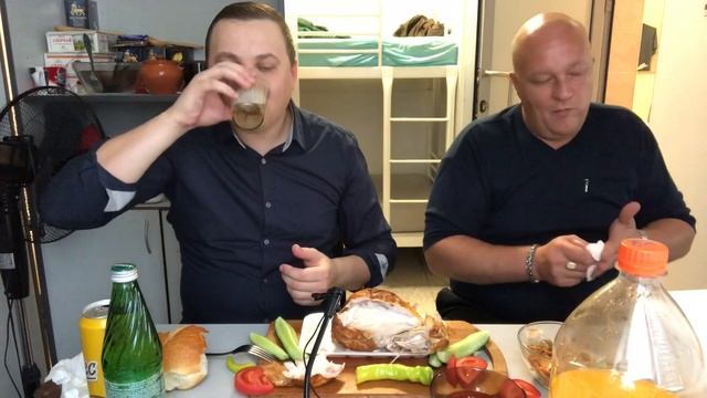 VINE VIDEO подарок Лёхе на днюху мукбанг eating show