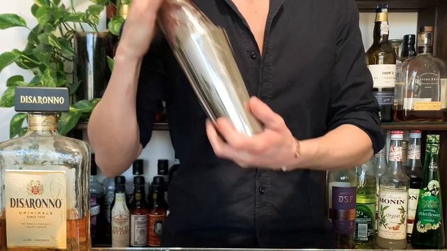 Amaretto Sour Cocktail  |  How to make