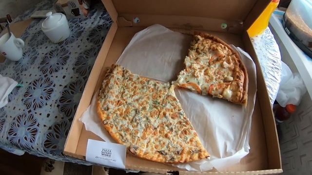 Пиццы PizzaSushiWok  Пицца Жульетта и двойная пицца на 2 день.