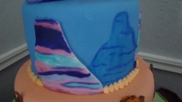 first tier fondant cake
