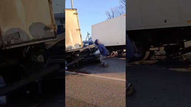 В подмосковном Подольске на Южном обходе массовая авария. Собралась длинная пробка