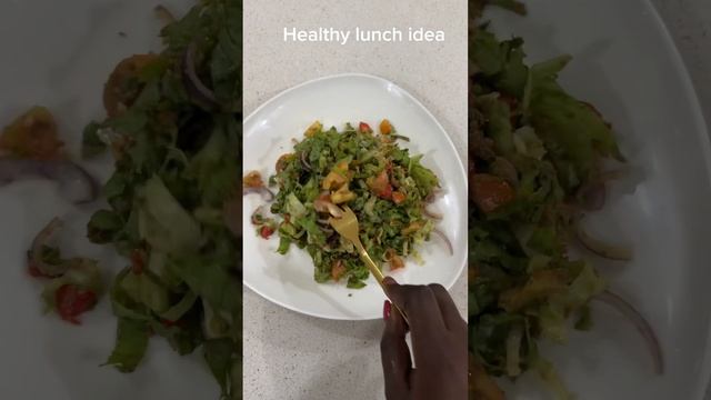 Healthy lunch 🥗 idea. lettuce,onion,tomato,groundnut cake.          #healthylunch #healthymeals