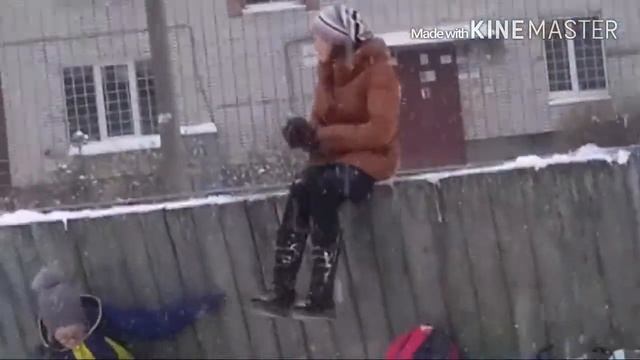 Влог с соней. Валяемся в снегу. Я на театралке))))