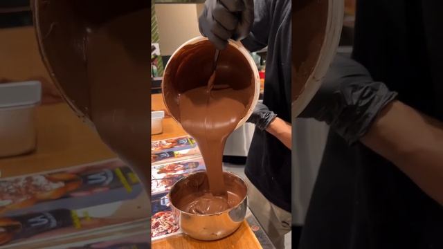 😋New Nutella sauce Bubble waffle😋 #musica #music #viral #trending #food #nature #shorts #cake #chee