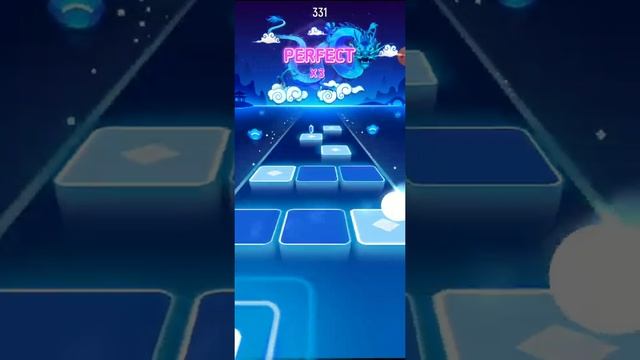 Песня Крафтим блоки. На игре Tiles Hop.