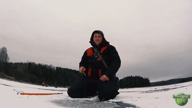 ПЕРВЫЙ ЛЕД 2021-22 | ЛОВЛЯ ОКУНЯ НА БЛЕСНУ | ЗЛЫЕ ПОКЛЕВКИ | ОКУНИ ВЫШИБАЮТ УДИЛИЩЕ ИЗ РУК