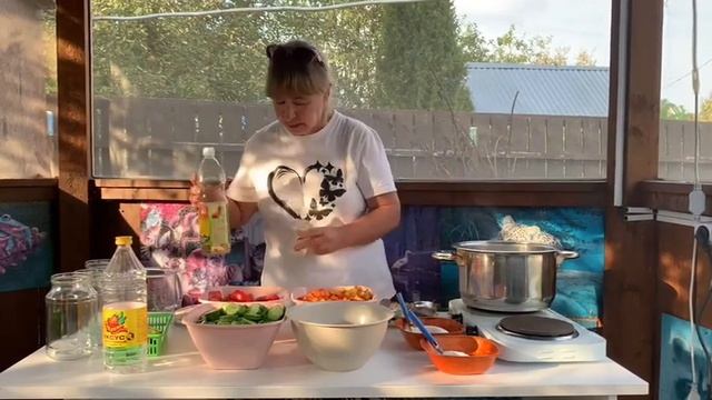 САЛАТ из ОГУРЦОВ, ПОМИДОРОВ, ПЕРЦА И ЛУКА за 3 МИНУТЫ варки после кипения!