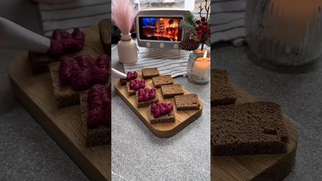 "Селёдка под шубой" на бородинском хлебе