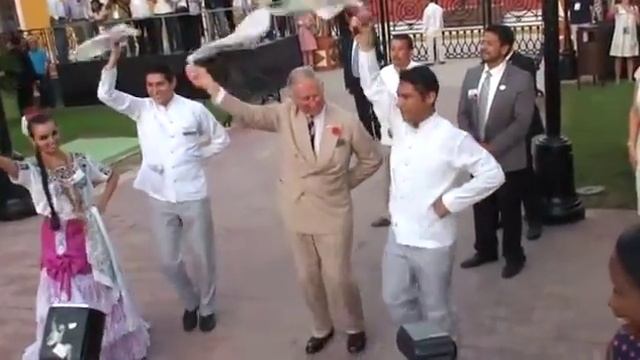 Video: MUST SEE - Prince Charles dancing in Mexico