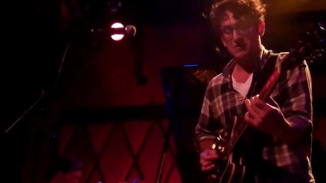 Dan Mills covering You Never Can Tell (chuck berry)