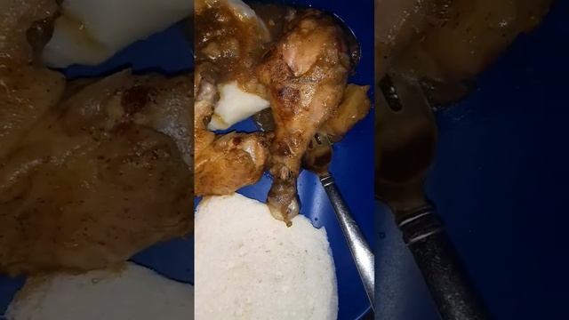 Chicken with Gravy and Mashed Potatoes #chicken #shorts #food #foodie #foodlover #gravy