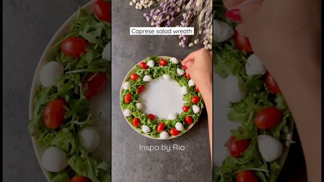 Caprese salad Christmas Wreath #shorts #foodstyling #foodinspo #saladideas #saladrecipe #plating