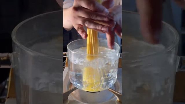 【飲めるサーモン】のレモンクリーム🍋#shorts #pasta