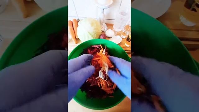 Осенний салатик,для любителей капустки🥬🥕🧅