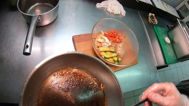 Лапша Удон в ресторанах! Как ее готовят и кто!