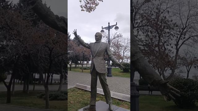 Памятник в честь Муслима Магомаева в Азербайджане