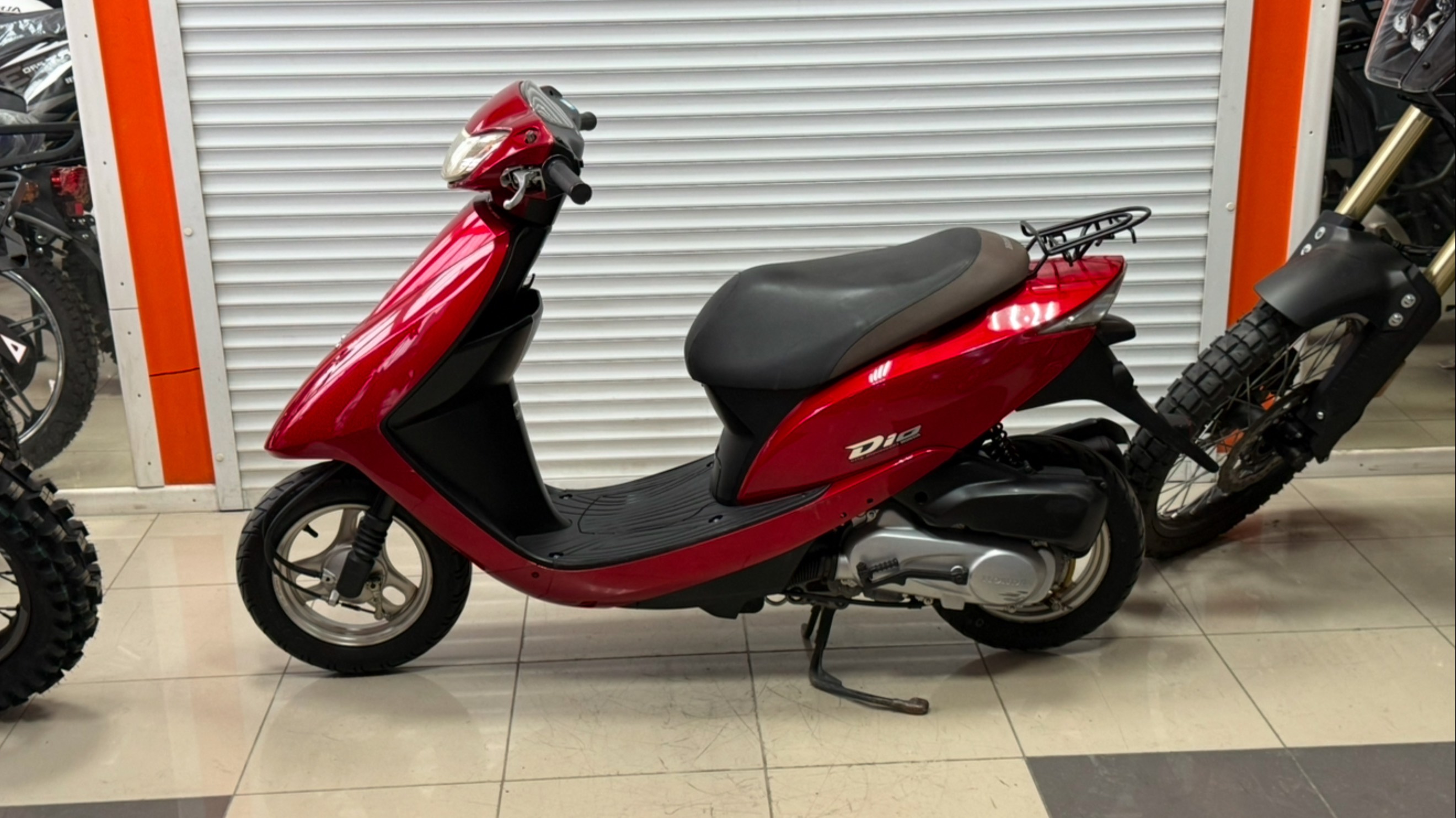 Скутер Honda Dio инжектор из Японии. 89208366508
Honda Dio AF68-1024544