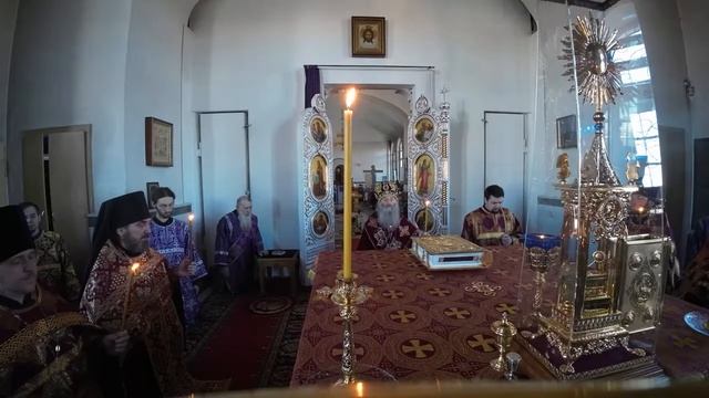 Архиерейское богослужение в канун четверга Страстной седмицы в Воскресенском соборе Йошкар-Олы