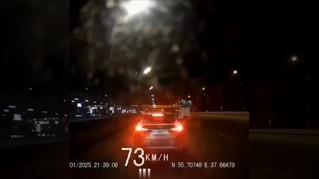 Женщину на Lexus, которая не стала пропускать скорую с мигалками на ТТК, привлекли к ответственности