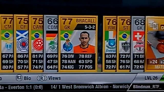 Fifa 12 Ultimate Team Players pack finding Torres and a strange contract card in it.