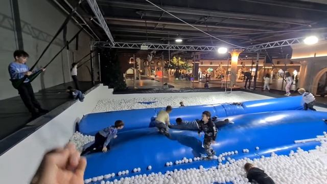 Dry Pool , Сухой бассейн - развлекательная локация для торгового центра и активити парка.
