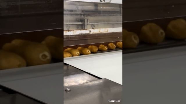 Производство эклеров😍