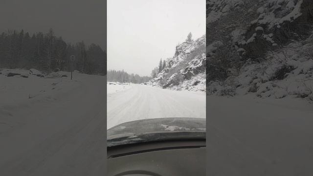 Снегопад, дорога в снегопад, Уймонская Долина.