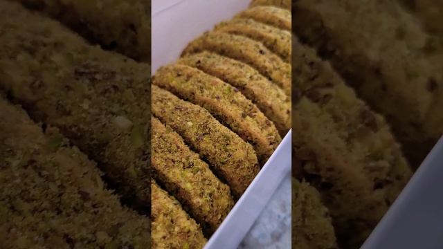 pistachio silvanas | my all time favorite #silvannas #sylvana #dacquoise  #dessert #shorts