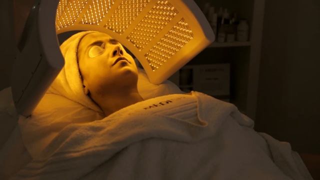 The LED Luminous Lift at EF MEDISPA