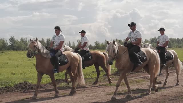 Скачки в селе Тураева, 4 августа 2023 г.