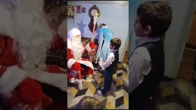 ДЕД МОРОЗ И СНЕГУРОЧКА ПРИШЛИ К НАМ В ГОСТИ!!!!