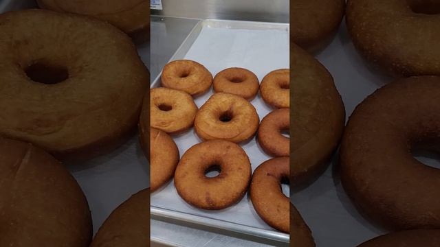 Frying up some vegan yeast doughnuts. #shorts