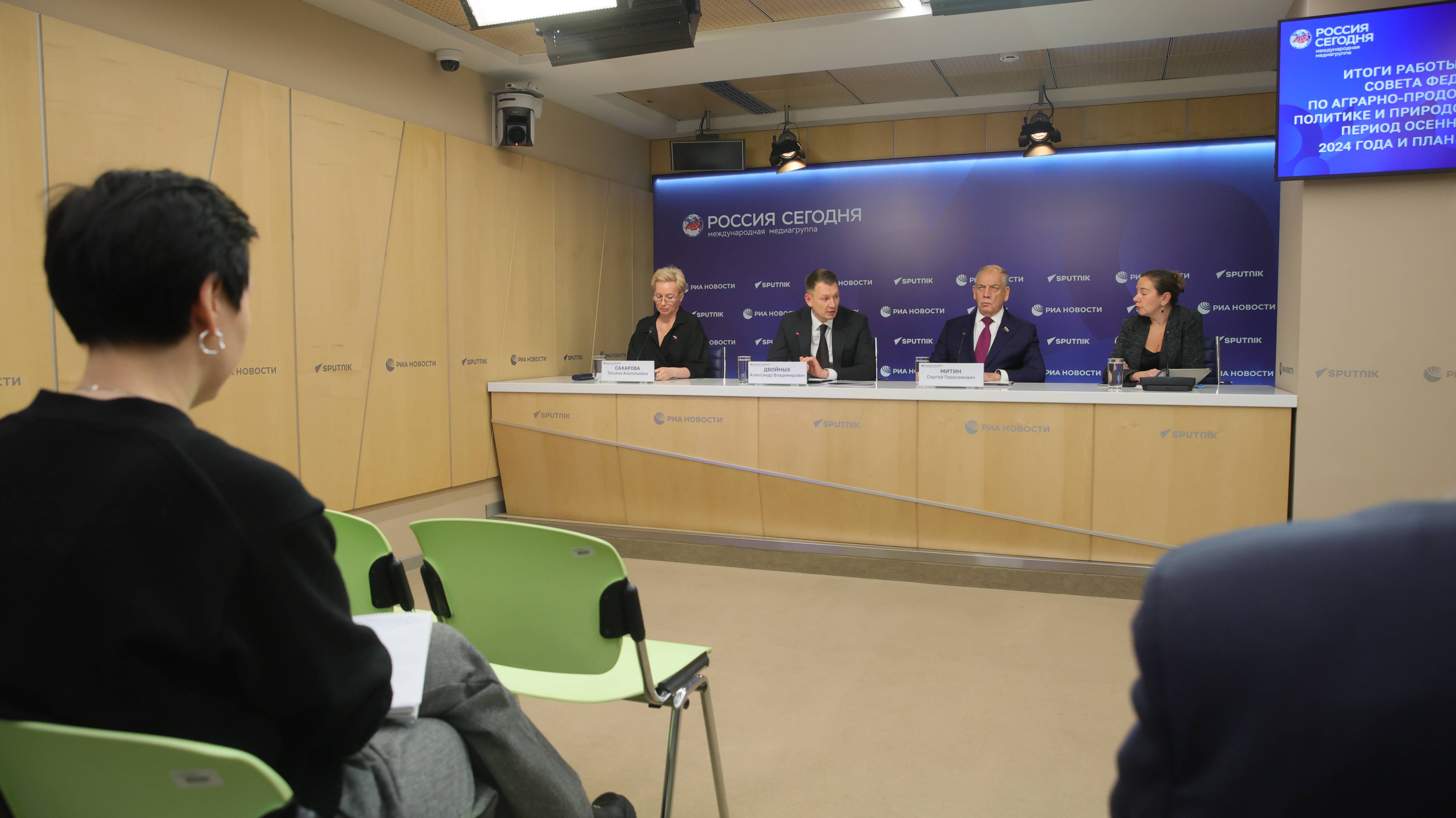 Александр Двойных подвел итоги работы аграрного комитета в осеннюю сессию