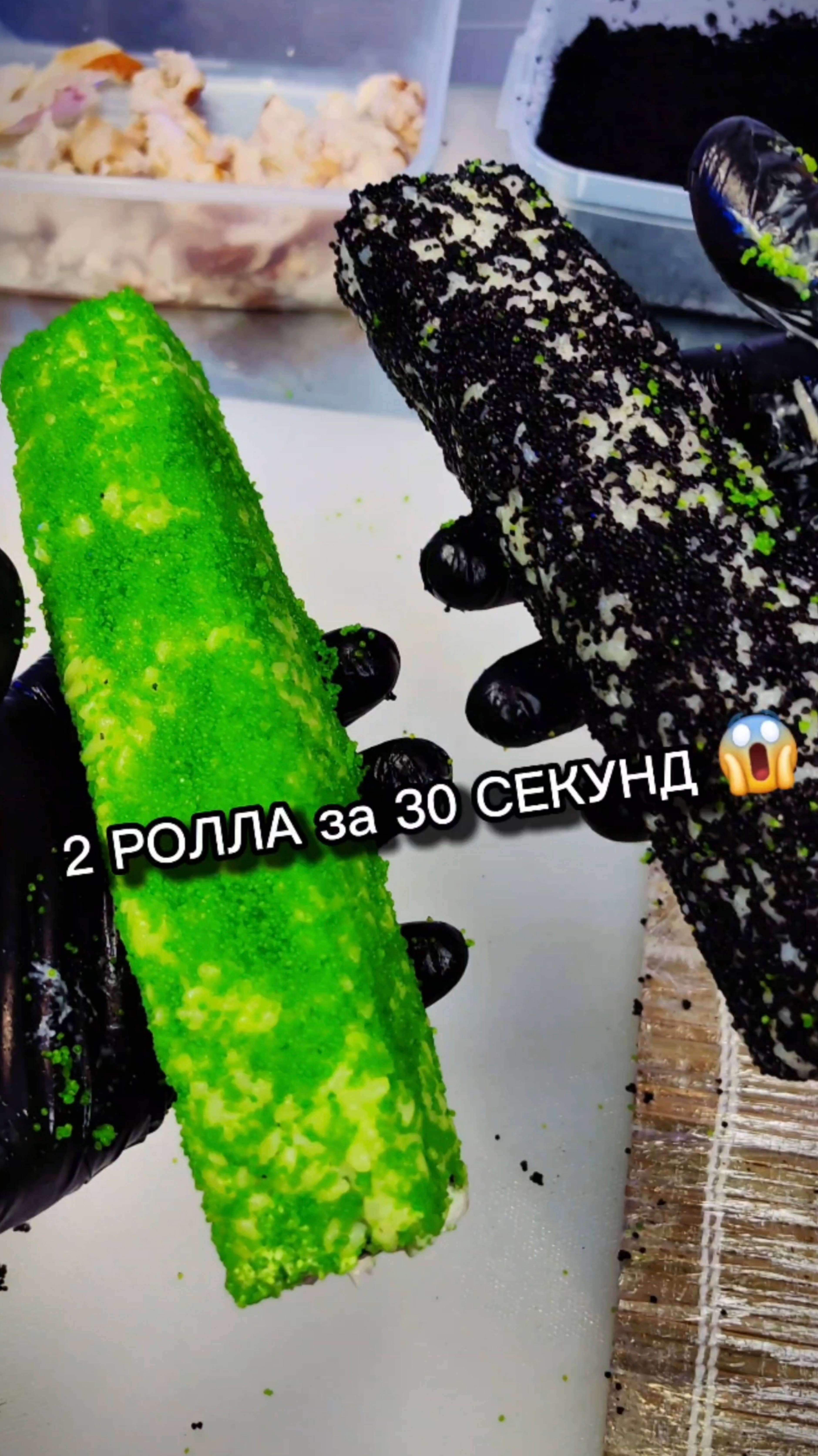 🤙 ДВА РОЛЛА за 30 секунд! Как всегда прекрасен в исполнении 😋 #еда #суши #рецепт