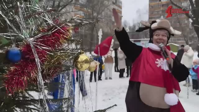 Новогодние представления прошли во дворах домов юных ярославцев