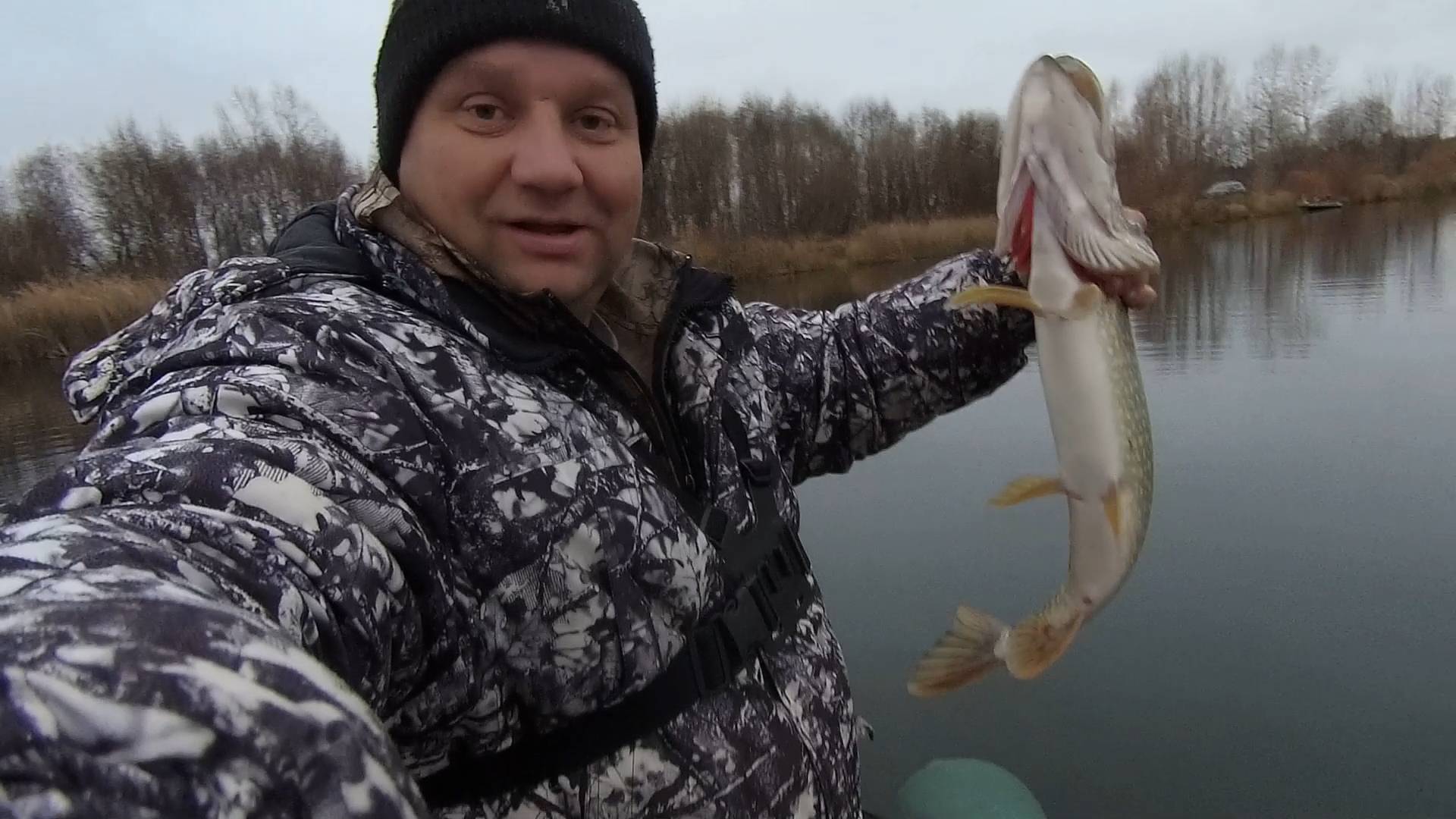 Вот это рыбалка!!! Килошки трёхи и пятёры!!! Осень, пруд и крупные воблеры!