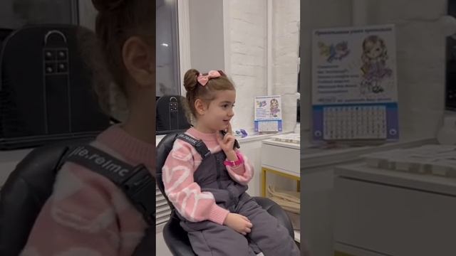 Вы только посмотрите на ее  реакция😍