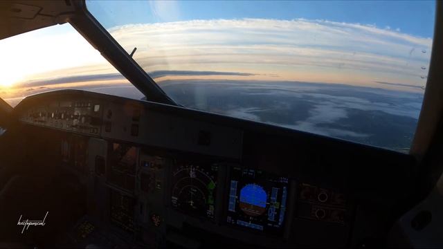 A320 Cockpitview - Early Morning Autoland during LVO´s at Santiago de Compostela Airport SCQ