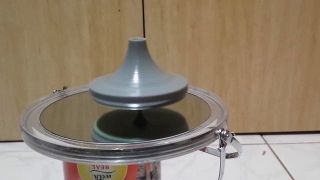 Air Powered Spinning Top