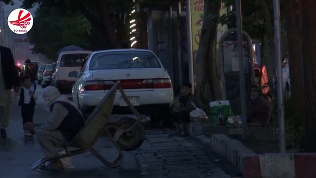 Distributing Food for Needy People in Kabul Street Hidden Camera Part 1 | TOI Media