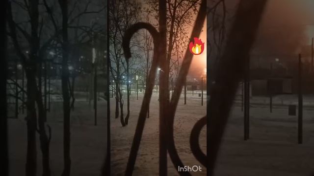 Взрывы и серьёзный пожар в промзоне в Гатчине Ленинградской области.