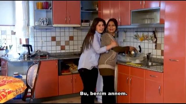 Akrabalar - Lale Türkçe 1 İzleme Anlama Konu 6 ( Türkçe Altyazılı - Turkish Subtitles )