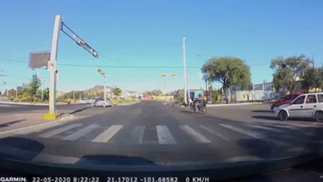 CAMIÓN REPARTIDOR DE COCA COLA MATA A MOTOCICLISTA