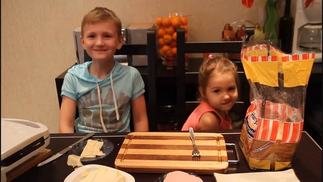 Готовим вместе с детьми  Учим детей готовить  Cooking with children  We teach children to cook