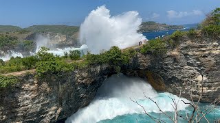 Накрыло огромной волной пляж на Бали. #brokenbeach #bali #природа