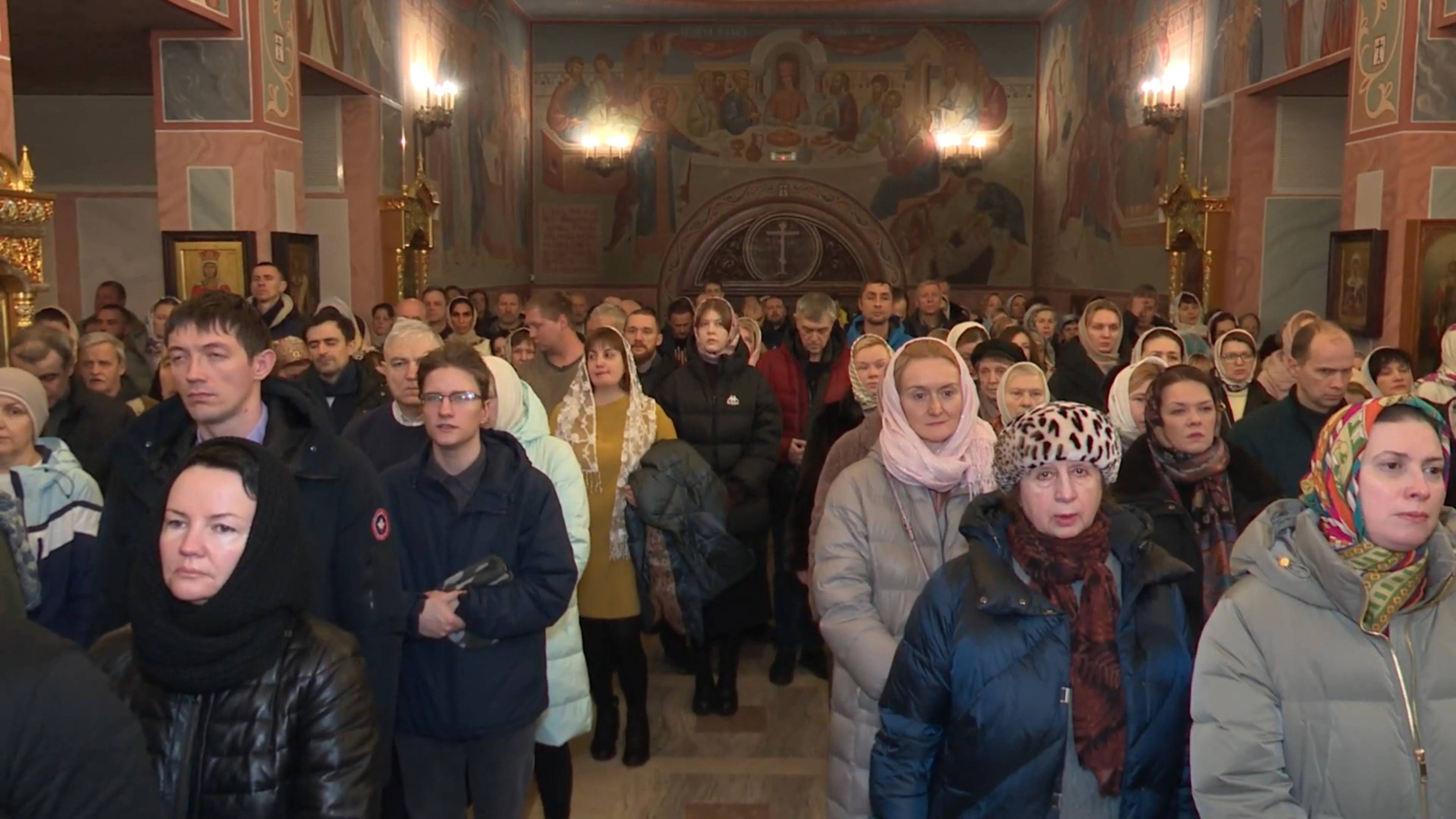 В Троицком храме Реутова прошла рождественская служба 09.01.2025