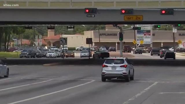 Verify: Since Texas banned red-light cameras, can cities still enforce them?